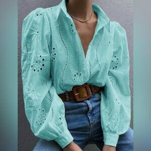 Eyelet Embroidery Blouse Blue NWT ✨✨✨💗💗 Versatile